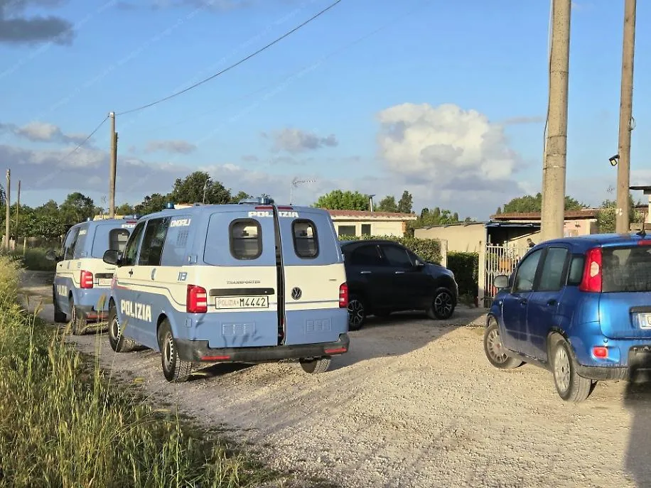 Droga, armi ed estorsioni, 16 arresti della Polizia: ecco i nomi - Foto ...
